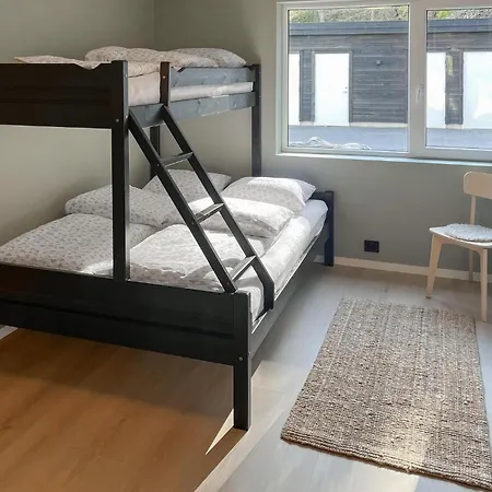 דירה Lovely In With Sauna